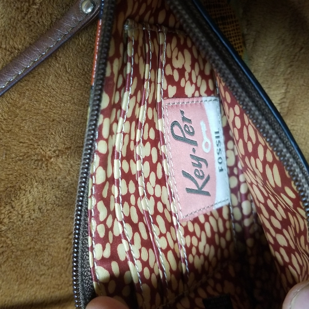 Fossil Key Leather Trim Floral Wristlet - Picture 3 of 6